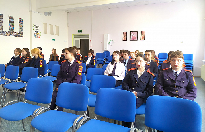 Встреча амбассадоров Профессионалитета техникума с учащимися девятых кадетских классов в МБОУ «Красноармейская СОШ»